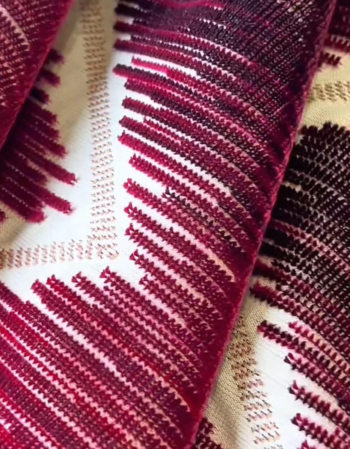 JBL High Quality Jacqurard Velvet Fabric Fashion New Collection Interlaced Lines Pattern Morden Style Jacquard Velvet for Sofa