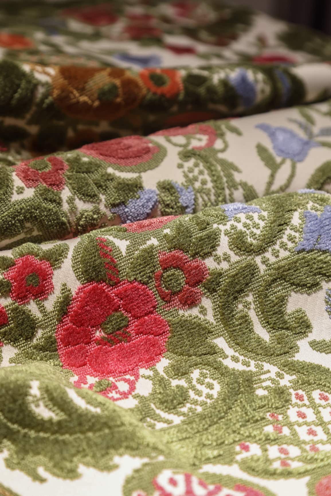 JBL Jacquard Velvet Customization Colorful Floral Free Sample Cut-Pile Fabric Luxury Home Textile for Sofa