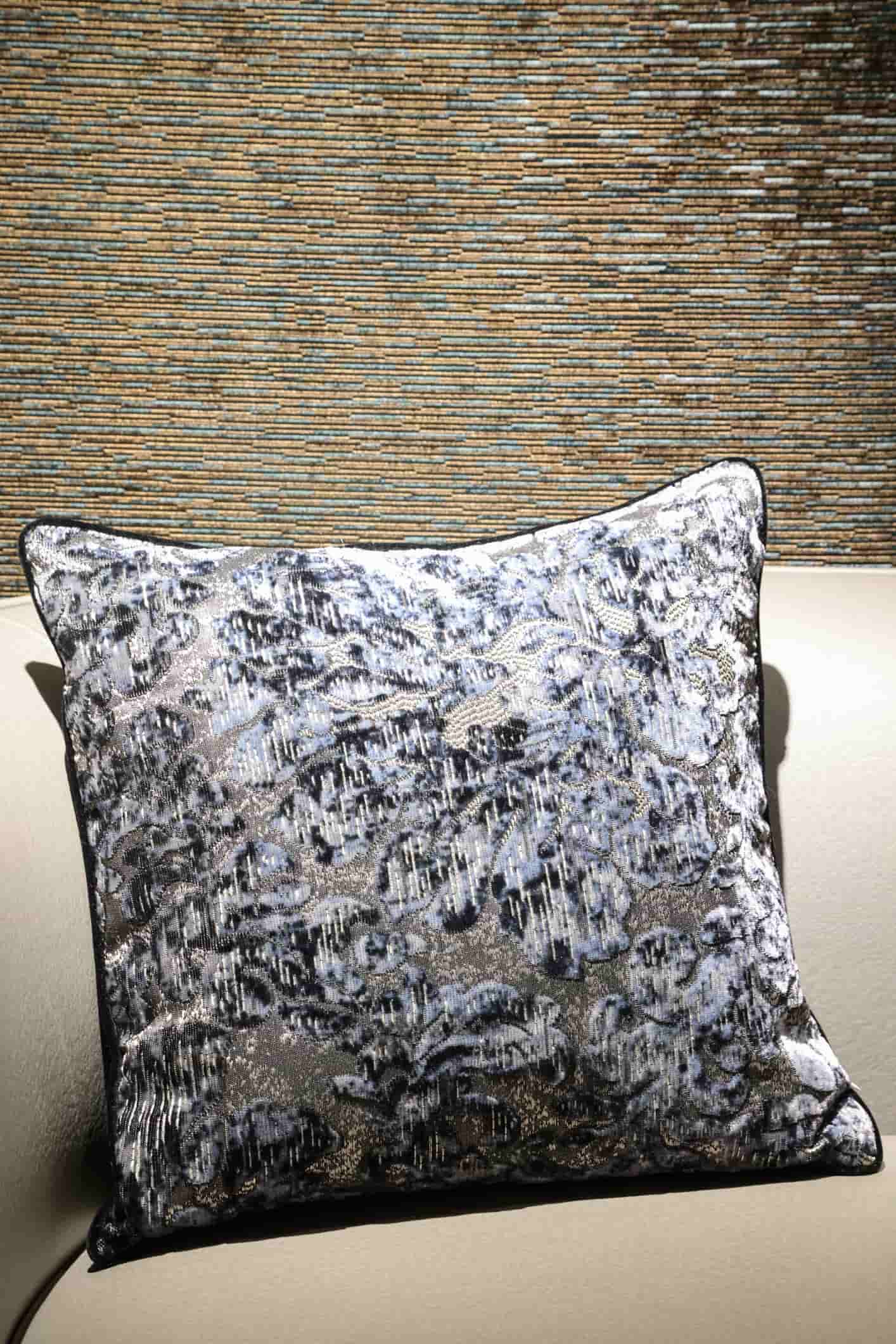 Luxury High Quality Cut Velvet Gilding Fabric Plum Blossom Pattern Eco-Friendly for Bedding Sofa Curtain Fabric